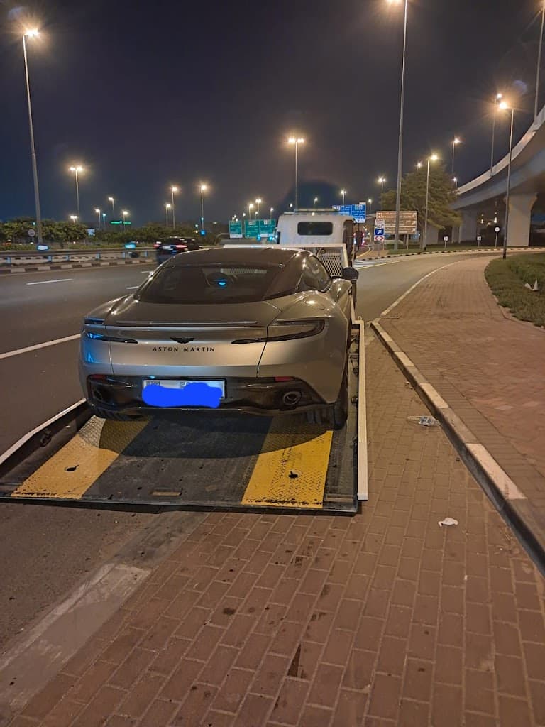 Flat Bed Car Towing