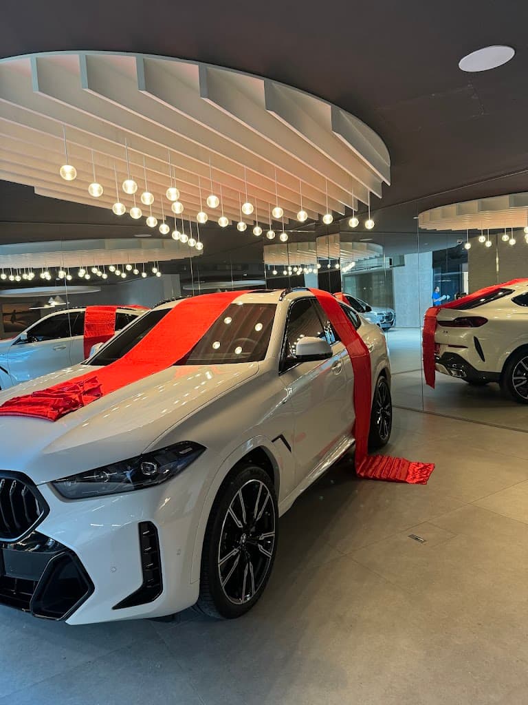 BMW & MINI | Abu Dhabi Motors Showroom | Loubna Sales