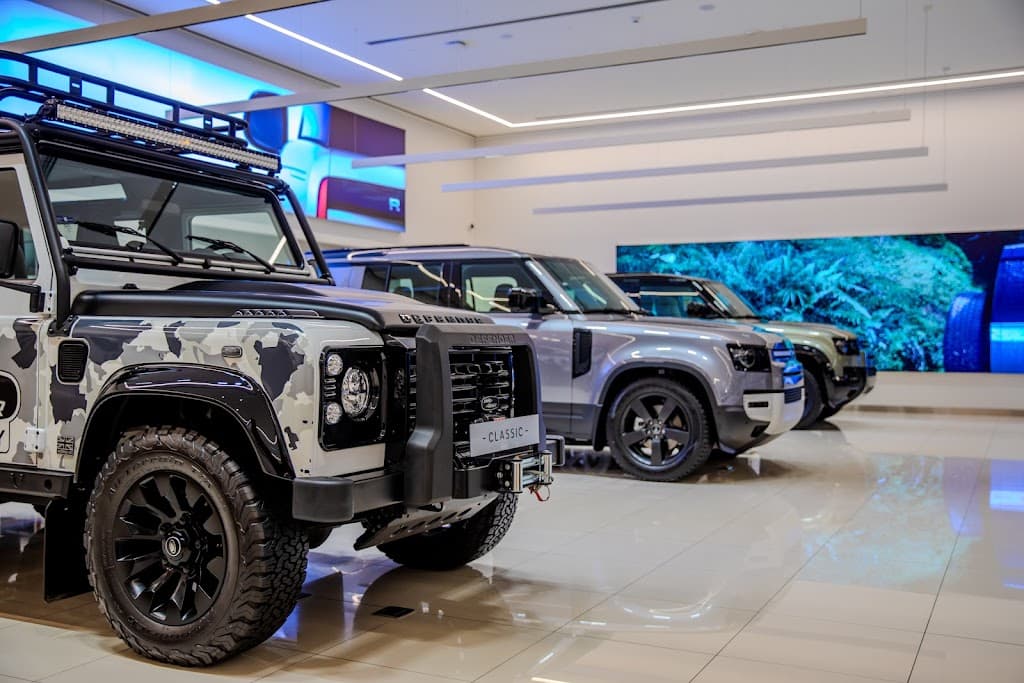 Premier Motors Al Ain - Land Rover Showroom